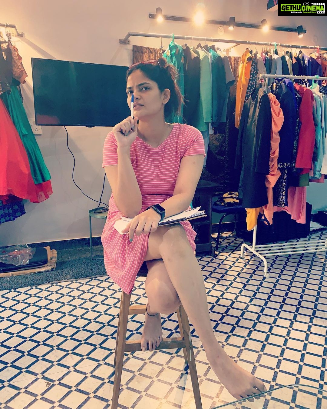 Kalpika Ganesh Instagram - When the writer/executer/presenter inside me takes a STEP UP in anything that I take up I don’t leave any nook and corner That’s how I function… What say my ladies @mounagummadi @krishnashanthim @makeupbykrishnaveni Also all my ladies in the list what do u guys have to say I’m curious?? Add in comments PS - free philosophical advices are in your kitty too💞