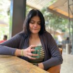 Kalpika Ganesh Instagram – KOFFEE with KALPIKA🤍❤️‍🔥

Soon on that show hopefully👻👻

#candid #coffee #natural #iphonexr