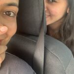 Kalpika Ganesh Instagram - When chutki @thepreethiasrani and I share that cute sweet smile Hasna tho bantha hein boss VC @i_anjuasrani #kabhikabhiaditi #janetuyajanena #jenelia #yashoda @geneliad
