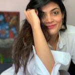 Kalpika Ganesh Instagram - A smile is an inexpensive way to improve your looks🤍🤍 #smile #white #whiteshirt #pure #peace #phoneclick #nofilter #goodhair