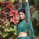 Kalpika Ganesh Instagram – Peacock or Butterfly 
Nenu ninnu Dochufy🤣🦋🦚

MUH @mukhchitrbysilpav 
Clicked by @karteeksivagouni 
Wardrobe @sr_label_by_yaminireddy 

#peacock #butterfly #saree