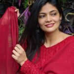 Kalpika Ganesh Instagram - RED can surely brighten you up❤️ @shopsneakk #red #salwarsuits #candid