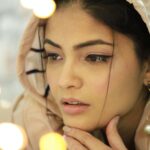 Kalpika Ganesh Instagram - Winter is GOING MUH @makeupbykrishnaveni Concept and clicked by @photographyby.e.a #mirchilights #nomakeup #nomakeuplook #winter #friday #fridayvibes