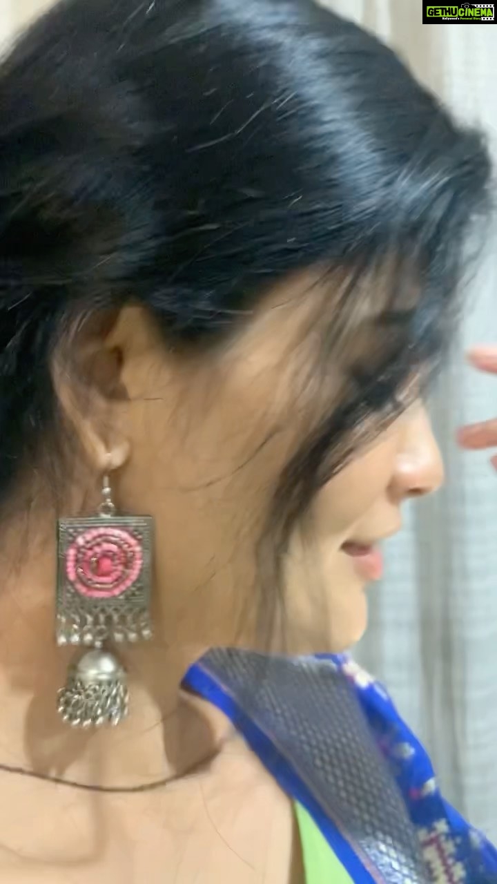 Kalpika Ganesh Instagram - Coz we( @saraalikhan95 & me🤪) twinned with the attire I had to make this Again @thenameis_annie thanks for this beautiful video skills🤍 #chakachak #atrangire #saraalikhan #dhanush #tamil #hindi #reels #2022