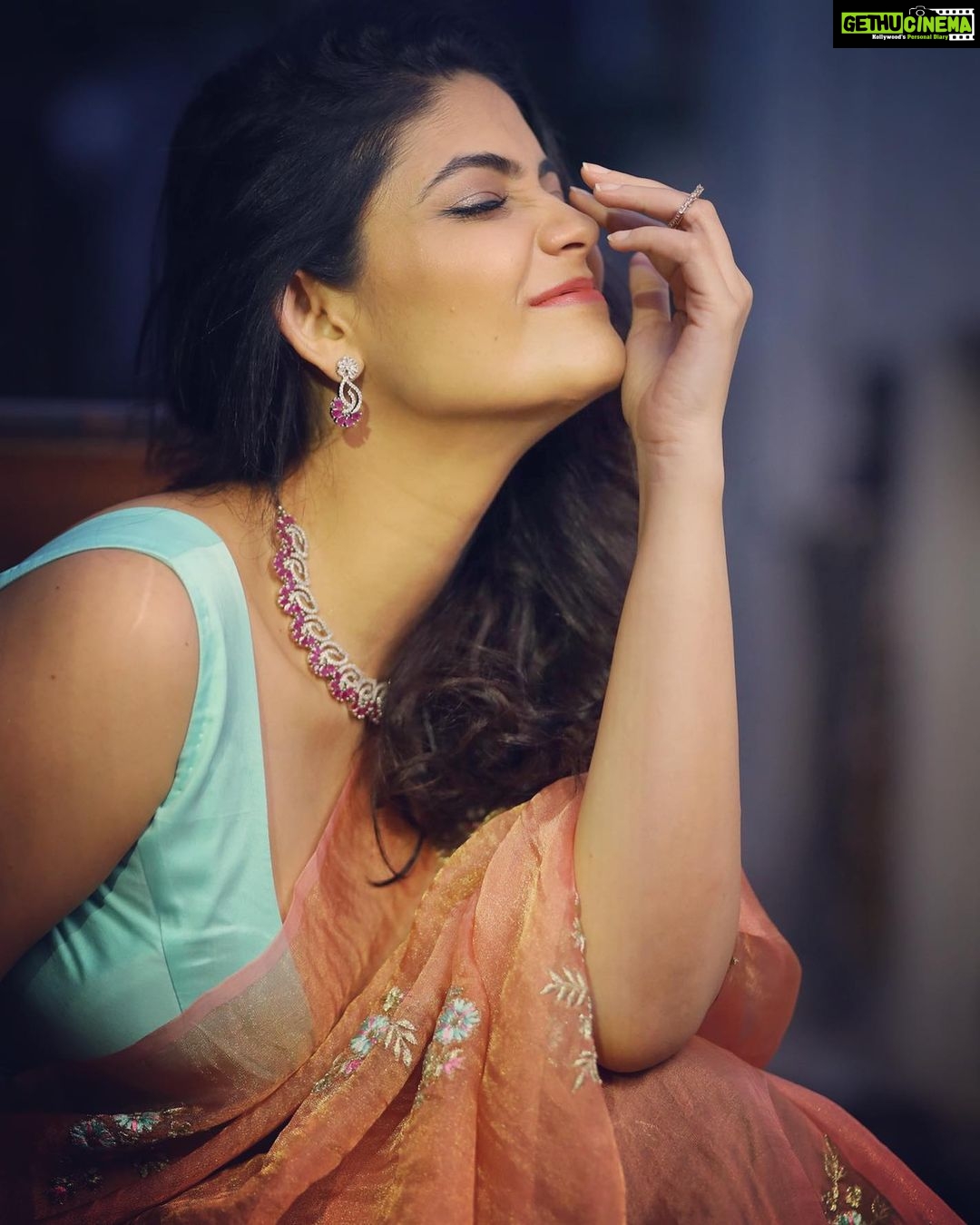 Kalpika Ganesh Instagram - CAPTION THIS🤍