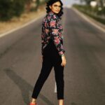 Kalpika Ganesh Instagram - ZIP ZAP ZOOM #drives #lenskart #frames #roads #streetphotography #indian #casuals #curls #shorthairdays