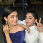 Kalpika Ganesh Instagram - Had super fun with this cutie @thenameis_annie on the show WOW on the occasion of promoting our series LOSER Have you watched it yet on @zee5 @zee5telugu @officialsaikumar is always welcoming and feels home talking or being part of his show WOW Make up hair by @thimmappa180 This beautiful glossy gown by @mounagummadi #wow #etv #iamloser #webseries #telugu #tamil #zee5 Saradhi Studios