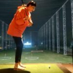 Kalpika Ganesh Instagram - Ofcourse it needs loads of practice Tried golfing for the first time ever at @onegolf_hyd Was surely fun needs loads of concentration interest and focus ⛳️ #golf #golfing #onegolf