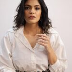 Kalpika Ganesh Instagram - Hello SATURDAY 🤍🐆 Styled and designed by @mounagummadi Make up @jashok7270 Hair @makeupbykrishnaveni Clicked by @bi_nikilator #whiteshirt #noedit #nofilter