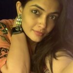 Kalpika Ganesh Instagram - Atu chudaddanannana Matadoddannana @lowlaaku getting all the bling and mirrors Check their page for many crazy collection #mirrors #bling #earrings #selfies #goodlighting