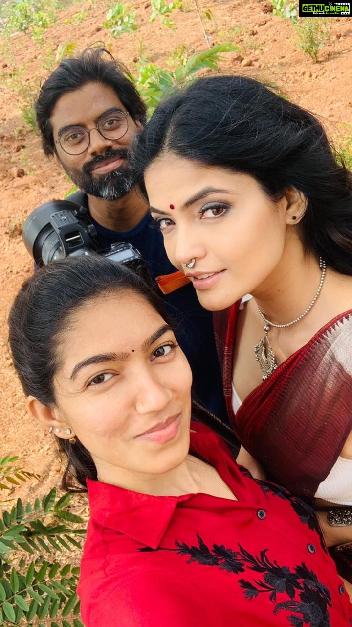 Kalpika Ganesh Instagram - All memories All moments All shoots All catch ups All Photoshoot All pani puri meets All phone conversations And a lot more Time spent with you is unmeasurable as it is full of heart This life you are my GOTO Kerchief veskuna Sare na Happy birthday @makeupbykrishnaveni