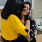 Kalpika Ganesh Instagram - My @pavani_gangireddy papa Glad LOSER series got us introduced in a deeper way though we worked for EKKADIKI EE PARUGU we could not interact much.. but it took just few hours and we bonded so well.. that’s coz we resonate each other in many ways.. Beauty starts from with in and you are that one soul beautiful in and out Continue to be that and yes I wish our bonding remains same no matter how old we get or we sit and count our wrinkles🥰 Happy Happy Birthday Will keep posting these pics until we click more interesting and new ones Love you Have a good one❤️