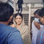 Kalpika Ganesh Instagram - Being back to sets of LOSER feels home❤️ Can’t wait to show you how strong Ruby Shabana hits back!! #webseries #teluguwebseries #rubyshabana #LoserSeason2 #Spectrummedianetworks #Annapurnastudios #Zee5 @spectrummnoffc @annapurnastudios @zee5 Sujatha School