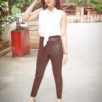Kalpika Ganesh Instagram - Papped during WOW game show Coming soon Thanks to @_anita_priya and @makeupbykrishnaveni for bringing this look together in literally hours of notice💗 Special thanks to @artistrybuzz_ #semiformal #shimmer #bnw