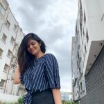 Kalpika Ganesh Instagram – When climate leaves us no option 
Other than capturing on our exit 

And also when all my friends turn in beautiful photographers
Aa kick ee vere abba sidappa🥰
@_anita_priya time to take photography seriously papa🤗

#iphoneclicks #phoneclicks #iphonexr #climate #weather #breeze #pathway #amb Sarath City Capital Mall