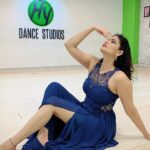 Kalpika Ganesh Instagram - Gifted myself my favourite passion DANCE for my birthday and thanks @dancewithkenny for offering me this beautiful gift.. Planned shot and executed in 7 hours All thanks to the incredible team behind this Choreo - @dancewithkenny Wardrobe & MUH - @makeupbykrishnaveni Camera - @suhasbharatwaj Edit - @danielniranjan Location courtesy - @hydance.in