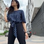 Kalpika Ganesh Instagram – When climate leaves us no option 
Other than capturing on our exit 

And also when all my friends turn in beautiful photographers
Aa kick ee vere abba sidappa🥰
@_anita_priya time to take photography seriously papa🤗

#iphoneclicks #phoneclicks #iphonexr #climate #weather #breeze #pathway #amb Sarath City Capital Mall