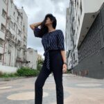 Kalpika Ganesh Instagram - When climate leaves us no option Other than capturing on our exit And also when all my friends turn in beautiful photographers Aa kick ee vere abba sidappa🥰 @_anita_priya time to take photography seriously papa🤗 #iphoneclicks #phoneclicks #iphonexr #climate #weather #breeze #pathway #amb Sarath City Capital Mall