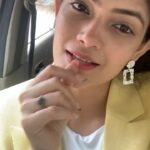 Kalpika Ganesh Instagram – When @_anita_priya knows me in and out and knows what to be looking like for a particular occasion 💛🤍

#yellow #yellowmellow #blazer #tv5 
#tv5interview #sitaontheroad #reels #2021reels
