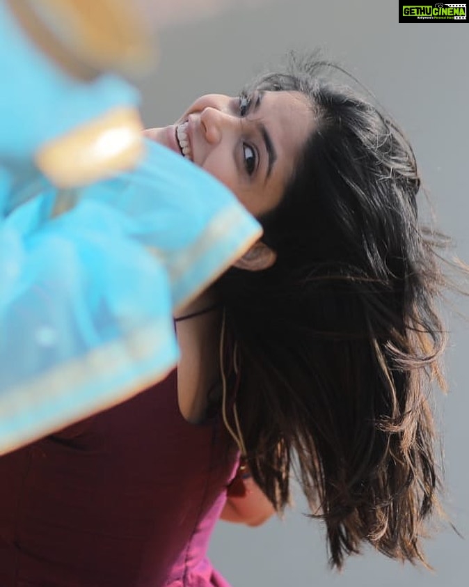 Kalpika Ganesh Instagram - Thank you for making the question answer round joyful will do few more tomorrow.. good night for now esp the ones who like my pleasant smile.. here it is for you🤗