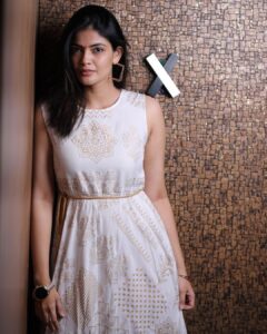 Kalpika Ganesh Instagram - As raw as Raddish 🤍💛

#noedit #nofilter #raw #raddish #pure #realme #white #golden
