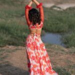 Kalpika Ganesh Instagram - Floral🍁🌸🍂🌺 ALE Living mermaid 🧜‍♀️ Label @baaswinivarmalabel Make over @makeupbykrishnaveni Freezed by @karteeksivagouni #red #floral #summerlook #ootd #opening #mermaid #backless #kalpika #2021