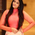 Kalpika Ganesh Instagram – Long hair and all smiles

#staypositive