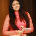 Kalpika Ganesh Instagram – Long hair and all smiles

#staypositive