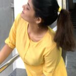 Kalpika Ganesh Instagram - WAH TAJ!! Attitude is what can be a game changer Be it any profession or field don’t forget to be real and cherish the human inside you Coz that defines you and eventually will lead you to heights💛🤍 #positivevibes #saturdayvibes #yellow #summerhair #summer #summeroutfit #comfortfirst #highponytail #noedit #nofilter