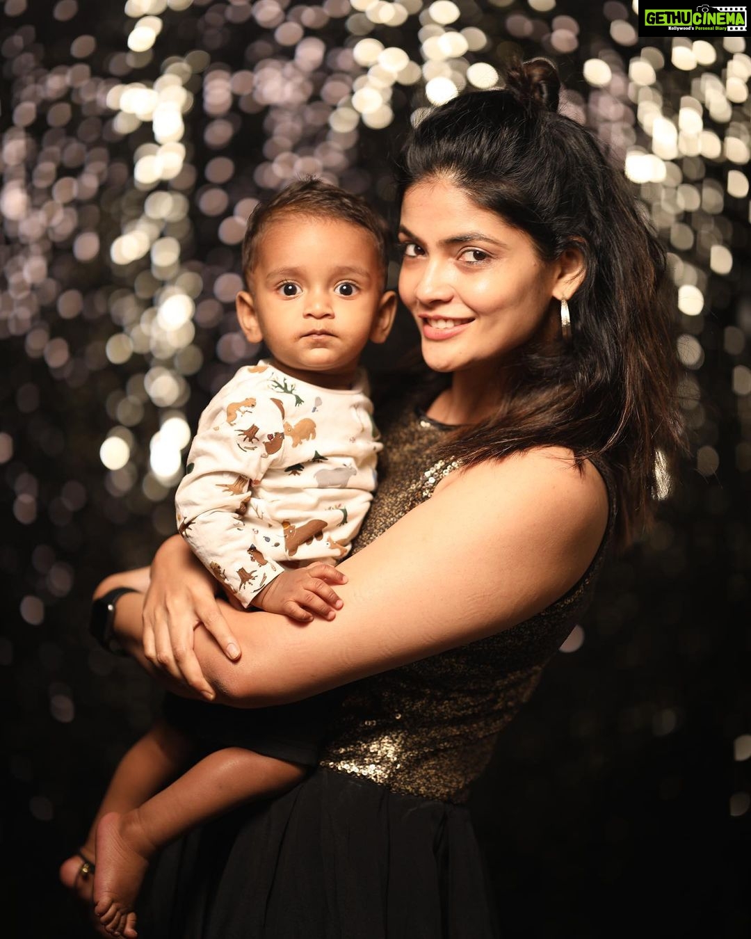 Kalpika Ganesh Instagram - @arjunmirchibajji late birthday post But latest!! You and me share the connect and bond that resonates the moment we meet..that wonder in your eyes always makes me curious to see what your search is for!! Can’t wait for you to grow into my handsome arjun and rule the world in swag Love you ajju bajji🖤 @krishnashanthim #kidslove #baby #firstyear #birthdaywishes #1year