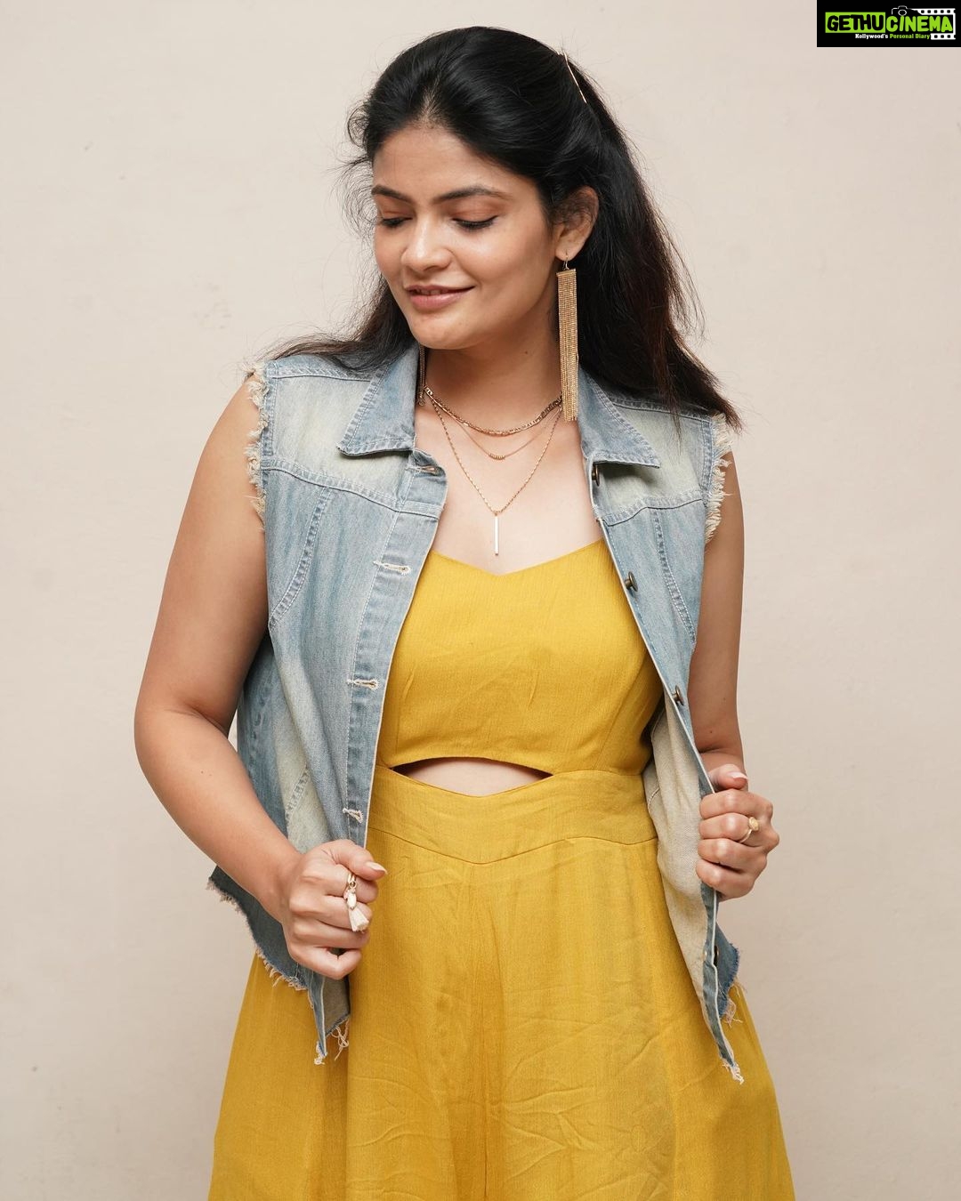 Kalpika Ganesh Instagram - Love for mustard yellow