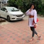 Kalpika Ganesh Instagram - Thendral with swag in white Promotions #kalpika #iamkalpika #thendral #promotions #parolepromotions #tamilpadam #debut #nov11 T nagar