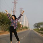 Kalpika Ganesh Instagram – What is the one thing that makes you feel liberated??(at least for sometime)

#roadshots #untilsotr #sotr #sitaontheroad #comingsoon #liberation #randomclicks #sunriseshots