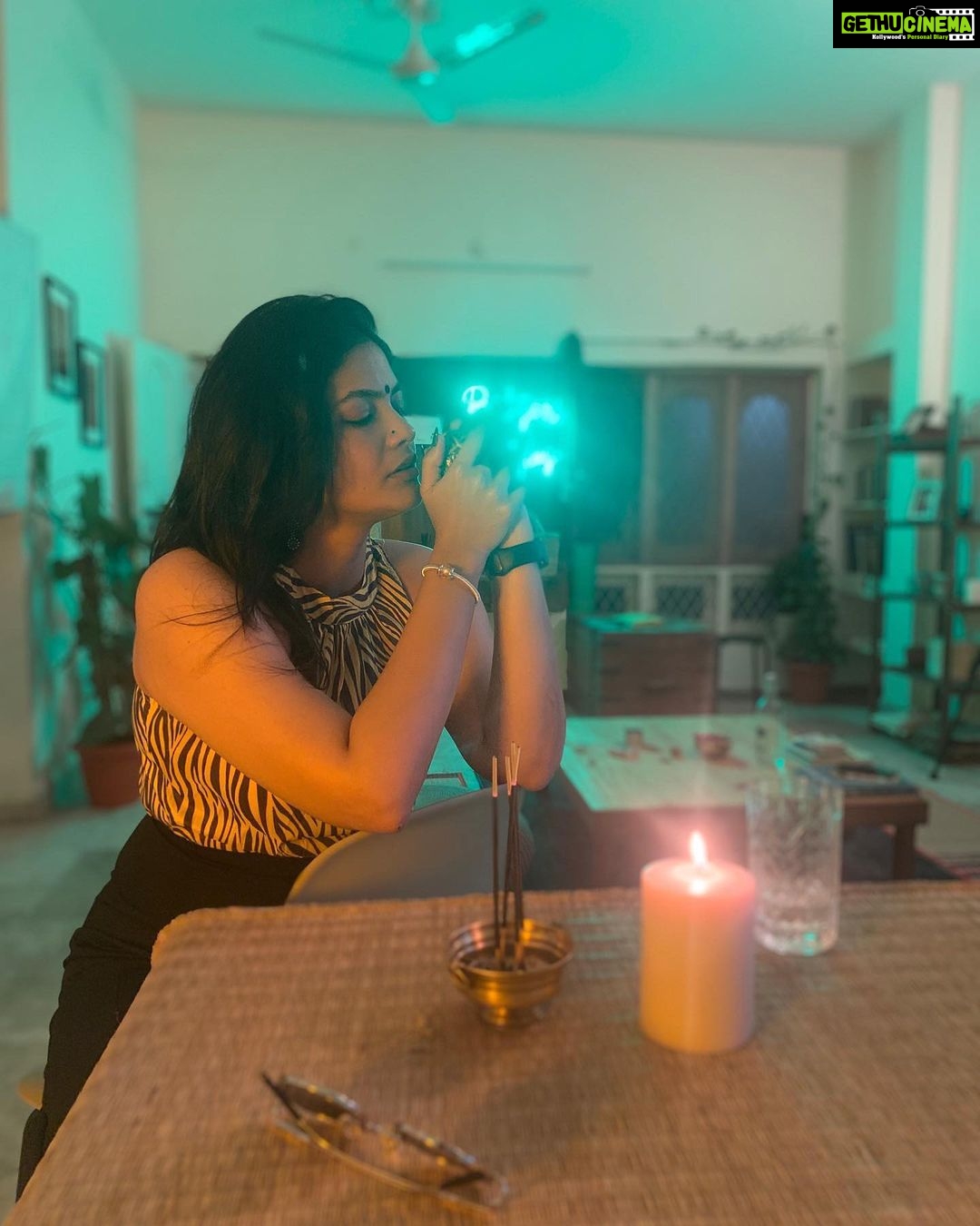 Kalpika Ganesh Instagram - Exclusive to all women who even claim they are women for real and some men je**s like @roy_ashwanth why are you even growing your beard and hair to show off mardaangi 🤣 @surekha.valluri_ neeku neethulu cheppaledemo chinnapadninchi Naaku evaru cheppale my life ppl and situations taught me All Women needs to be worshipped for her strength courage vulnerability poise compassion empathy sensitivity grace sensibility She is an angel in disguise Hope you both get some light for yourself about your existence #kalquotes #kalideology #kalpika #iamkalpika #saturday #saturdayvibes