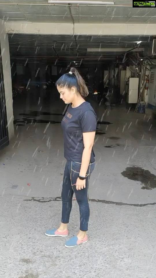 Kalpika Ganesh Instagram - To all the negative incoming and outgoings.. it’s matter of swipe left and swipe right.. I have my control of my life with a snap.. happy Valentine’s to I Me Myself ❤️