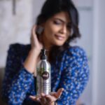 Kalpika Ganesh Instagram - You know what is the 1 staple haircare product for the whole family. It's @vilvah_ herbal shampoo. Why because? We all have coloured hair, we all use so many stylers everyday for hair so always prefer to use organic shampoo. So much in love with this brand and tell me what's your favourite product in @vilvah_ #vilvahstore #vilvah #herbalshampoo
