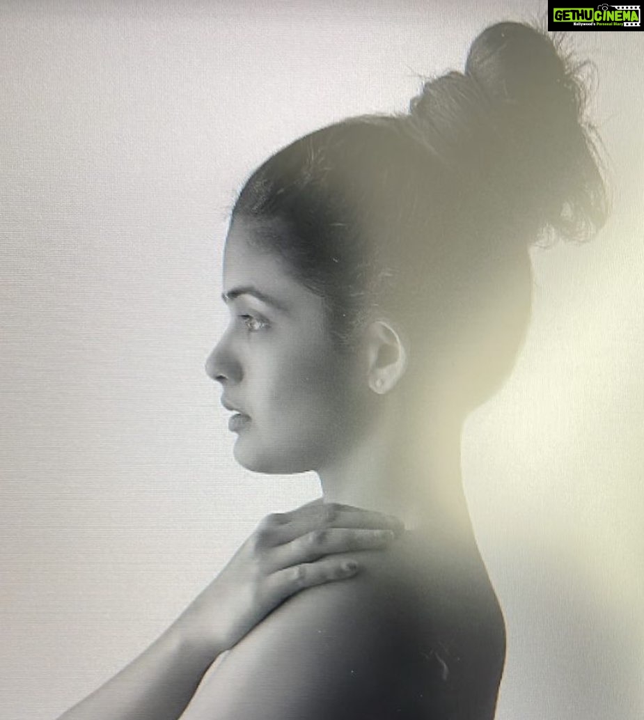 Kalpika Ganesh Instagram - Coz most of you are tired of the chaos which you see it as Few seeing it as blessing for some one to voice out n stick to every second with utmost intention of seeing an end to #bullying This pic is dedicated to @twitter for blocking me for 24hours Plz do it forever coz you did no good to me atleast When saints want to attack us physically emotionally and traumatise us Thank god I’m ain’t in any of the above we have all rights as humans to voice out N il continue to do it for all girls/women who are even scared to have DP or pics and keep their profile in public.. #socialmedia ante ne social avvadam Daakovadam kaadu Life lo already andarni ninchi vaalu vaalaninche daakuntunaaru n feel they know it all living in a bubble Come out n voice out Speak when you have to Be confident about your emotions Stand for yourself Only you are important to you Society is made by human brains So there is nothing called rules It’s only PERSPECTIVES #kalquotes #kalpika #iamkalpika #kalideology #standforyourself #kalpika #hope #safersociety