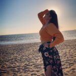 Kalpika Ganesh Instagram - Sunset and beach #sunset #beach #perfectcombo