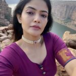 Kalpika Ganesh Instagram – Madana Mohini Selfie

#gandikota #fort #selfie Gandikota – Grand Canyon of India