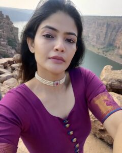 Kalpika Ganesh Instagram - Madana Mohini Selfie

#gandikota #fort #selfie