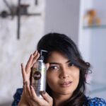 Kalpika Ganesh Instagram - You know what is the 1 staple haircare product for the whole family. It's @vilvah_ herbal shampoo. Why because? We all have coloured hair, we all use so many stylers everyday for hair so always prefer to use organic shampoo. So much in love with this brand and tell me what's your favourite product in @vilvah_ #vilvahstore #vilvah #herbalshampoo