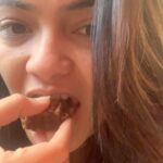 Kalpika Ganesh Instagram - The one I’m having is Almond Butter Blondies (Vegan/gluten free/refined sugar free/dairy free) Oats flour Almond flour Coconut flour Coconut sugar Almond butter Agave nectar What more I would ask for if I can still have my sugar cravings satisfied with such healthy set of ingredients 💙 #nuttynomnom #almondbutterblondies #yummy