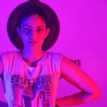 Kalpika Ganesh Instagram - Video Out Now!! Let your weekend get WAVEY💗 Thanks @dushyantmohanmanyam for always pushing me to try out new things and making this a memorable one..gratitude🙏 @scarface.j1 for always giving your amazing outputs and being patient to make this perfect watch for all @hydance.in for letting us experiment our passion all the time💚 #gethigh #getlit #getdrunk #getwavey #jazz #redblue #hydance HY Dance Studios
