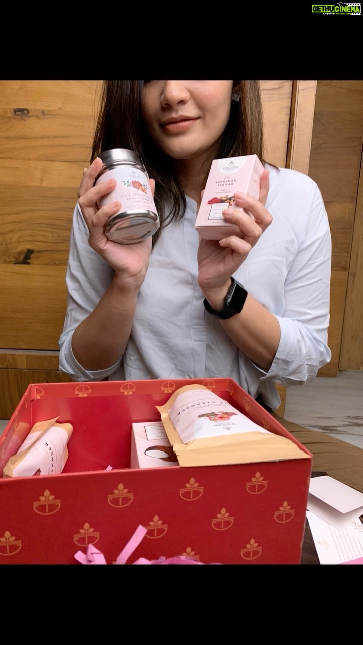 Kalpika Ganesh Instagram - Unboxing this beautiful hamper from @thetribeconcepts . One of the best curated products that I have come across in recent times. Love this Amara box. Best for gifting to your loved ones and i say gift this goodness to yourself. You all know how much i love their 90day Miracle oil and hair cleanser. I am loving this new packaging and their new logo. All eco friendly and no plastic packaging. Get this at a Flat 15% off. Use code- GIFTBOX #thetribeconcepts #gifting #productreview #fridayreview #kalpika #iamkalpika
