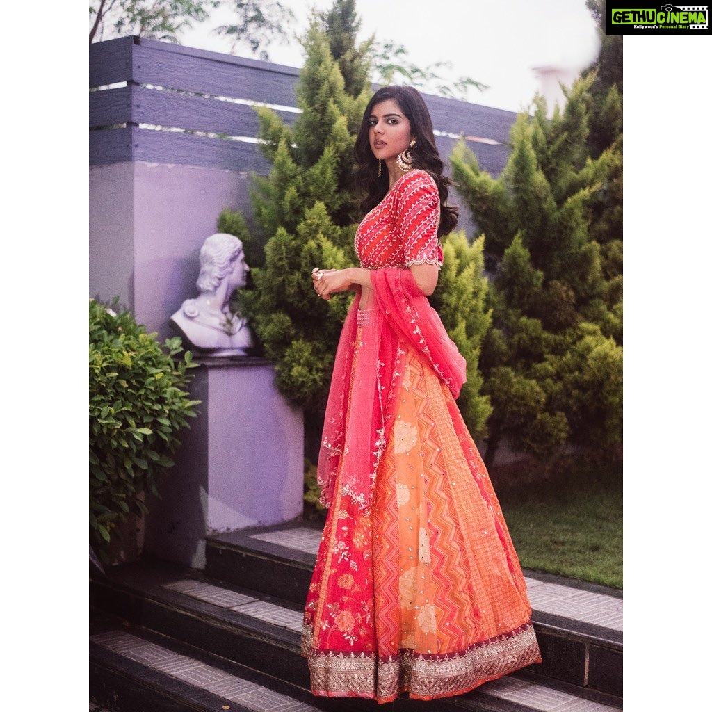 Kalyani Priyadarshan Instagram - ✨✨✨ Shot by @rango_08 Styled by @shruthimanjari Wearing @paulmiandharsh Jewelry @kalyanjewellers_official