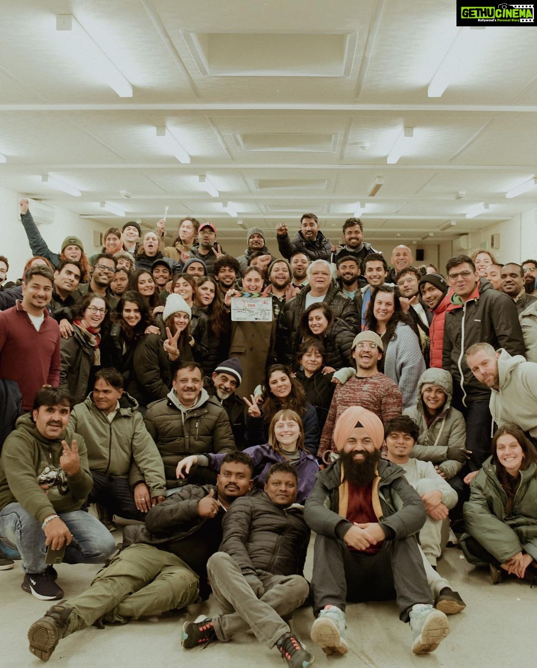 Kareena Kapoor Instagram - As they say it’s the journey never the destination…make it worthwhile…❤️ @hansalmehta @balajimotionpictures @mahana_films