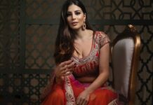 Karishma Kotak Instagram - Love and light always 🪔 Happy Diwali!