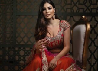 Karishma Kotak Instagram - Love and light always 🪔 Happy Diwali!