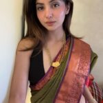 Kashmira Pardesi Instagram - शुभ दिपावली! 🪔 Wearing my grandmother’s Jewellery, having my brothers around all the time, Shadaab making laddoos,laughter and light everywhere. This time of the year just flies 🚀 Wish you all a very happy Diwali. May light, hope and happiness shine on everyone ♥️✨ Ps - it’s my baby’s first Diwali 🐶🧿