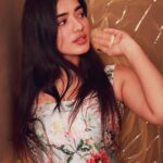 Ketika Sharma Instagram - Kindness always comes back 🌱 Wearing @geethikakanumilli Jewellery @spillthebead Styled by @rashmitathapa Team @aishwarya128 Shot by @pranav.foto #pretty #portraitphotography #love #these #styled #tb